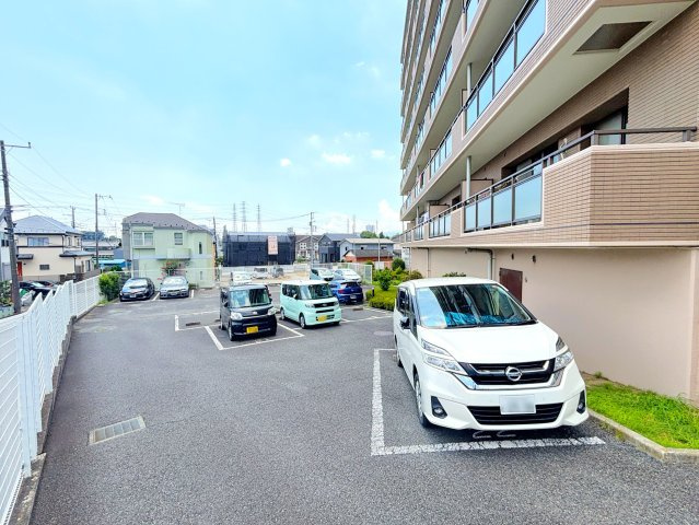 【駐車場】