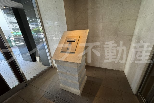 エステムプラザ大阪城パークフロントのロビー|落ち着いたロビーです
