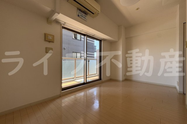 エステムプラザ大阪城パークフロントの洋室|使い勝手のいい洋室です