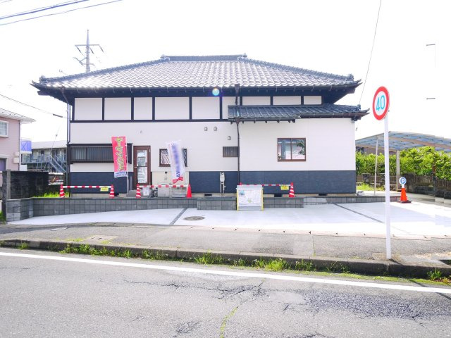 東金市南上宿　平屋中古戸建の外観|内外装リフォーム済み敷地約121坪駐車5台可能 リビング約16帖 都市ガス上下水 カスミ徒歩約10分