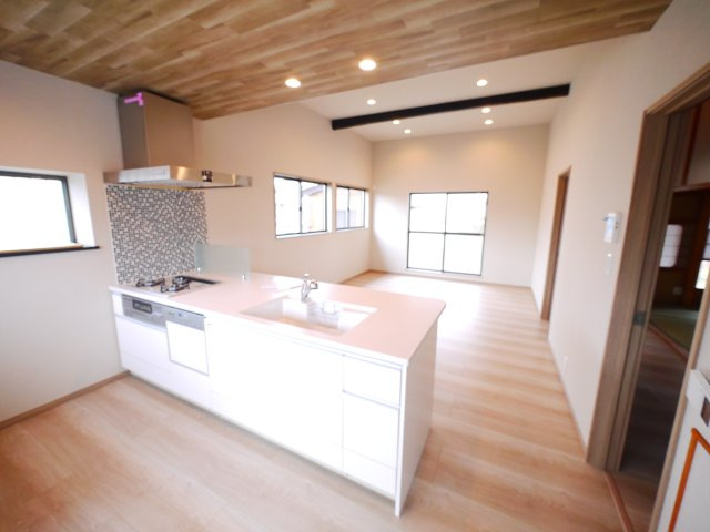 東金市南上宿　平屋中古戸建のキッチン|内外装リフォーム済み敷地約121坪駐車5台可能 リビング約16帖 都市ガス上下水 カスミ徒歩約10分