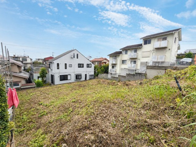【外観】 | ◆町田市玉川学園　売地◆ | ◆爽やかな青空の下に贅沢なほどに降り注ぐ陽光、豊かな居住性と、クオリティが見事に調和した住空間は、住まうことの喜びを感じさせてくれます。ゆとりある広い敷地で開放的なお住まいです。
