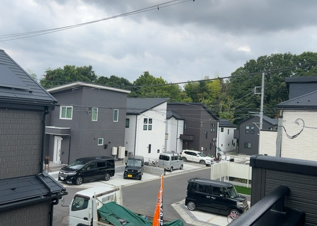 【展望】 | 眺望を気にして物件を探す場合、前面に建物が建っていないか現地で確認しましょう！前面に建物があると景色はもちろん、日当たりや風通しにも影響が出てきます。住んだ時のことを想像しながら現地見学をしましょう。