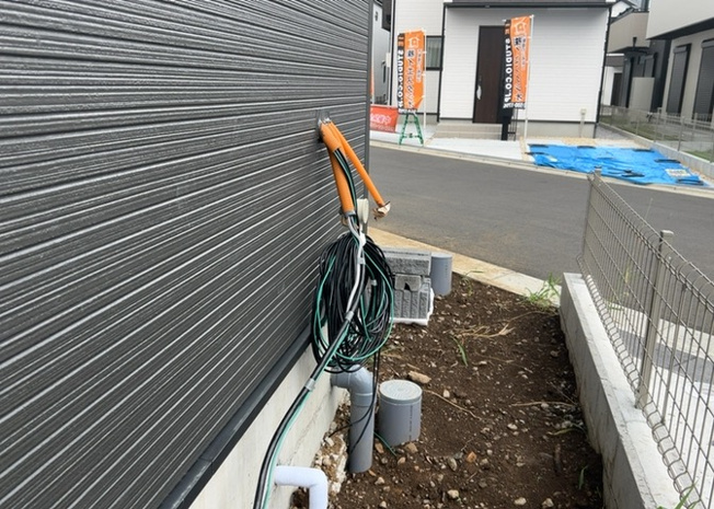 【発電・温水設備】 | 省エネ給湯器とは従来型の給湯器より熱効率が高く、少ない燃料でたくさんのお湯を沸かすことが出来る高効率な給湯器のことを指します。また、省エネ給湯器には種類があり、利便性や効果なども様々です。