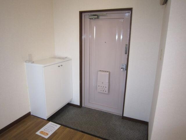菅マンションの玄関|玄関内側