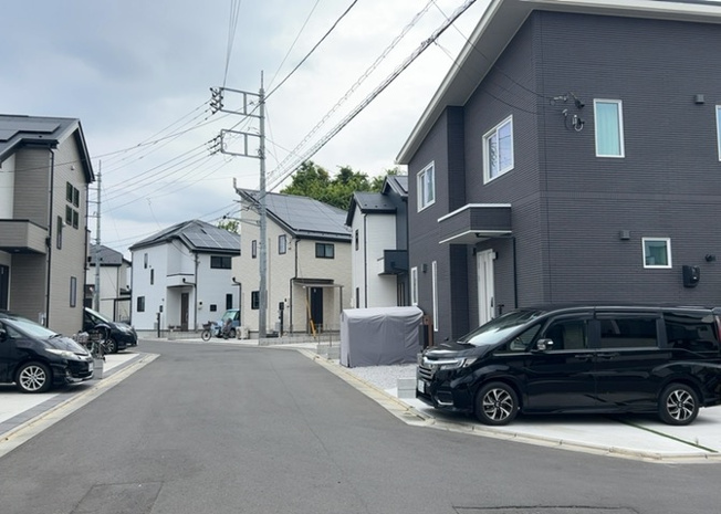 【展望】 | 土地の地勢が高台の場合、景色を綺麗にみることができ、景色にこだわってお家探ししている方におすすめです！また平坦地よりも風通しがいいというメリットがあります。デメリットもあるので是非現地でご確認下さい。