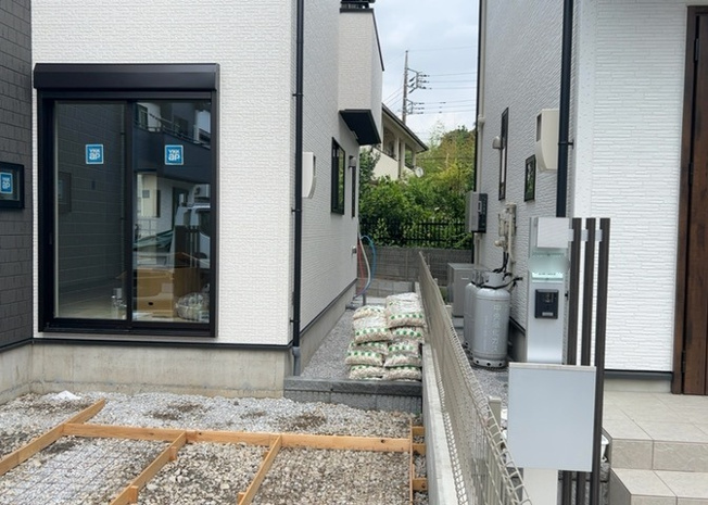 【発電・温水設備】 | 省エネ給湯器とは従来型の給湯器より熱効率が高く、少ない燃料でたくさんのお湯を沸かすことが出来る高効率な給湯器のことを指します。また、省エネ給湯器には種類があり、利便性や効果なども様々です。