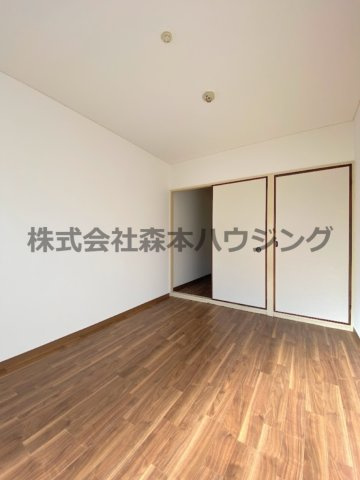 【洋室】 | 　プレアール蔀屋本町 | ゆったりした洋室です