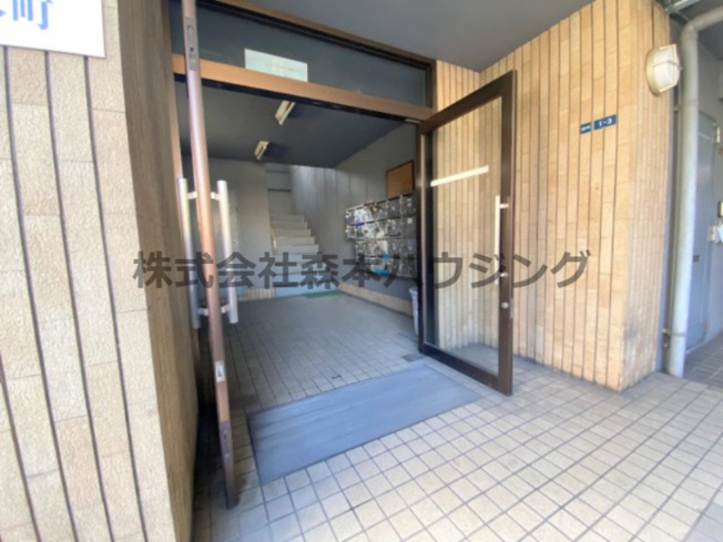 【エントランス】 | 　プレアール蔀屋本町 | 毎日通るエントランスはこのようになっています