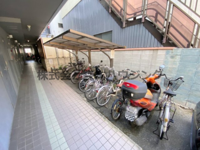 【その他共用部分】 | 　プレアール蔀屋本町 | 駐輪場です