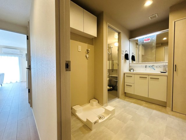 車生活の方には便利な立地◎室内は全居室６帖以上あるのでどの部屋も使いやすいのがGOOD☆最上階の眺望は言わずもがな、開けててきもちぃぃ♪な『ライオンズマンション横浜常盤台』リフォームの独立洗面台|独立洗面台です
