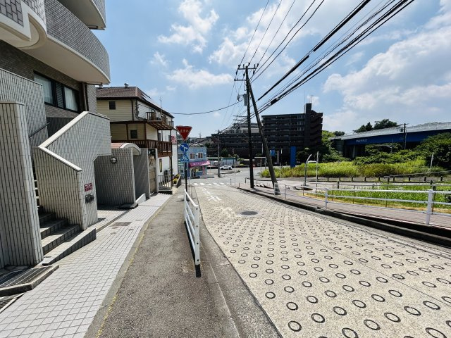 車生活の方には便利な立地◎室内は全居室６帖以上あるのでどの部屋も使いやすいのがGOOD☆最上階の眺望は言わずもがな、開けててきもちぃぃ♪な『ライオンズマンション横浜常盤台』リフォームの周辺