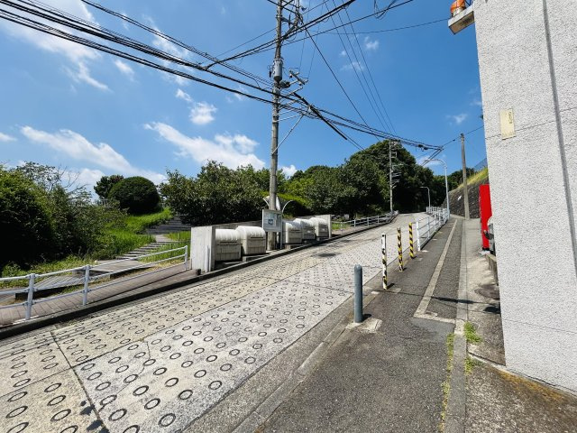 車生活の方には便利な立地◎室内は全居室６帖以上あるのでどの部屋も使いやすいのがGOOD☆最上階の眺望は言わずもがな、開けててきもちぃぃ♪な『ライオンズマンション横浜常盤台』リフォームの周辺