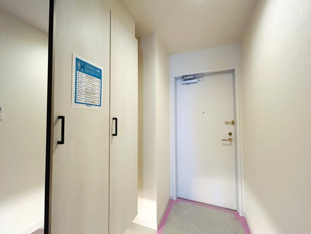 車生活の方には便利な立地◎室内は全居室６帖以上あるのでどの部屋も使いやすいのがGOOD☆最上階の眺望は言わずもがな、開けててきもちぃぃ♪な『ライオンズマンション横浜常盤台』リフォームの玄関|毎日通る玄関はこちらです