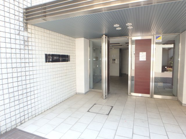 レジディア武蔵小杉のエントランス
