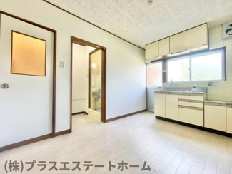【居間・リビング】 | 西山町4丁目戸建