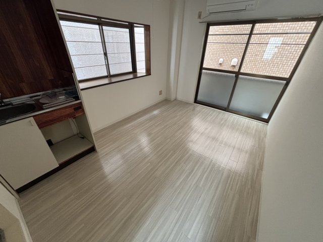 神戸市東灘区深江本町３丁目の賃貸マンションの居間・リビング