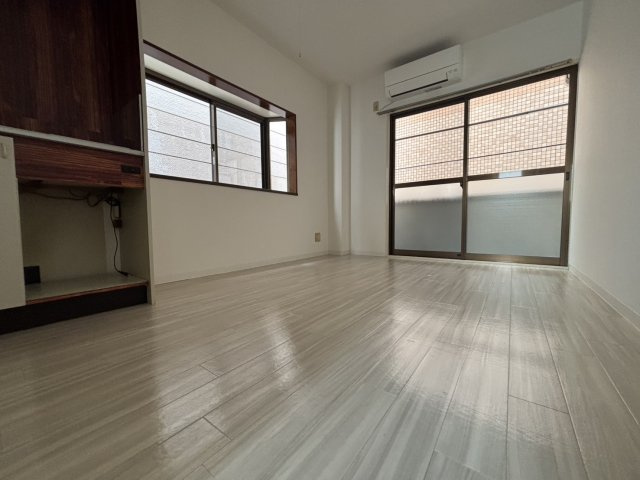 神戸市東灘区深江本町３丁目の賃貸マンションの居間・リビング