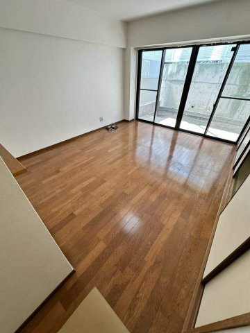 西宮市相生町の賃貸マンションの居間・リビング