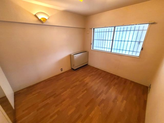 芦屋市東山町の賃貸マンションの居間・リビング
