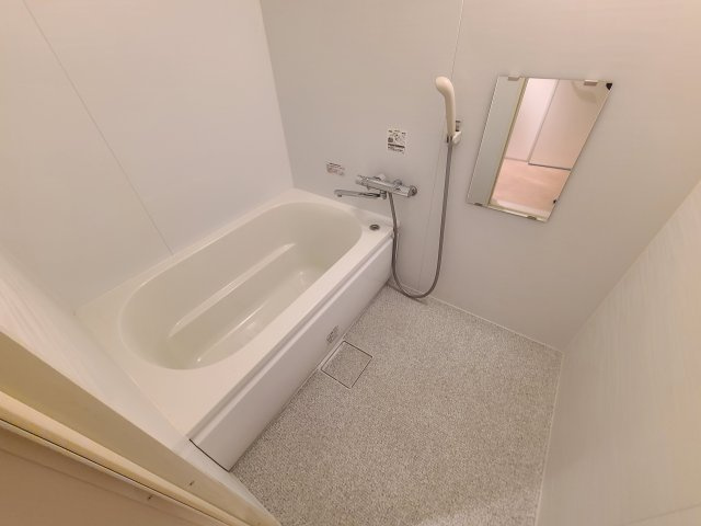 芦屋市東山町の賃貸マンションの浴室