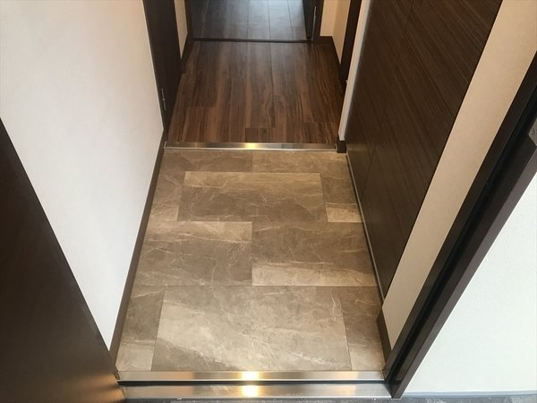 神戸市中央区磯辺通２丁目の賃貸マンションの玄関