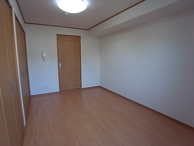 芦屋市前田町の賃貸マンションの居間・リビング