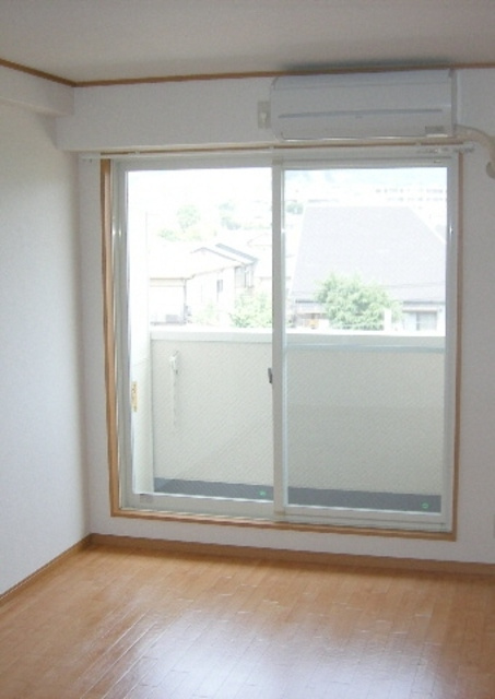 芦屋市前田町の賃貸マンションの居間・リビング