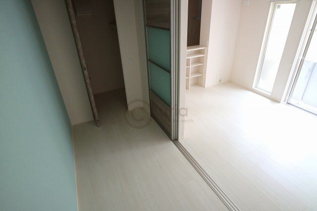 神戸市東灘区森南町１丁目のアパートの洋室