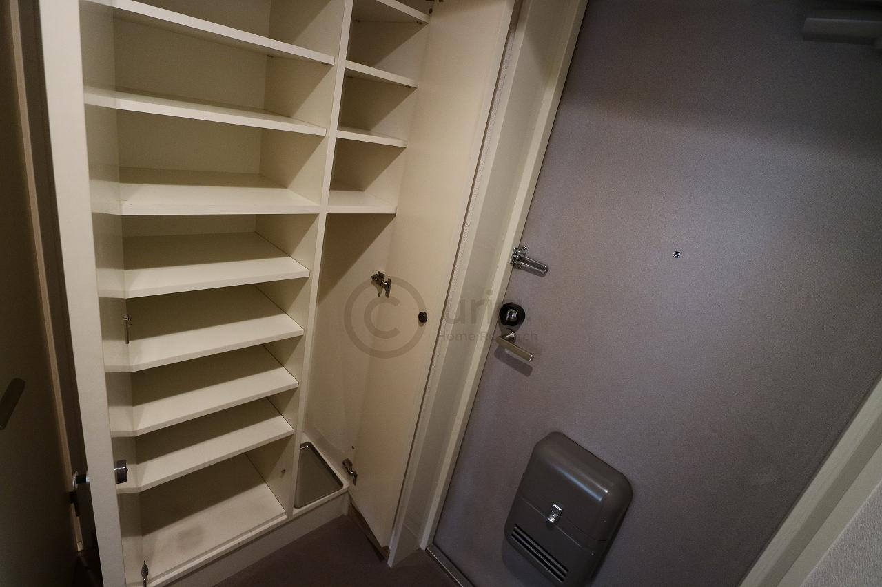 神戸市東灘区甲南町１丁目の賃貸マンションの玄関