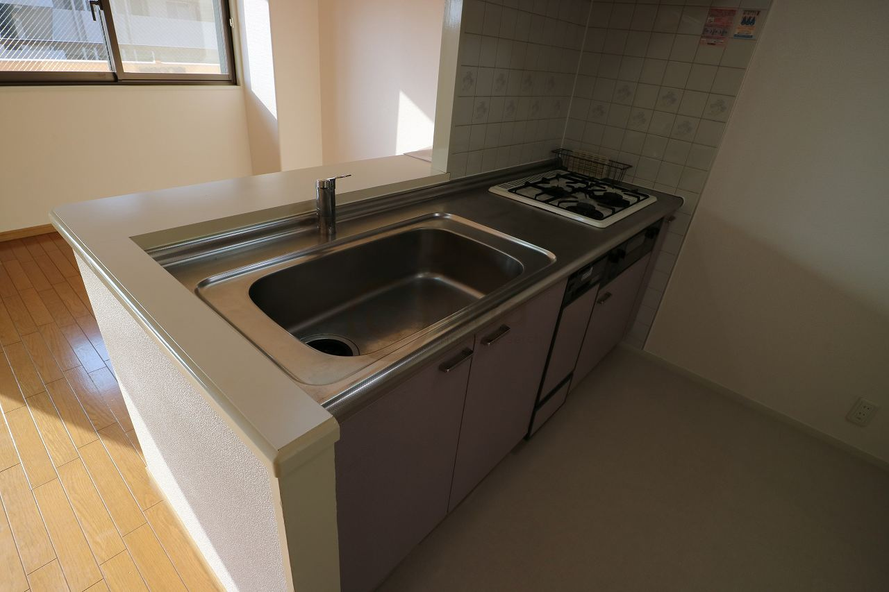 神戸市東灘区甲南町１丁目の賃貸マンションのキッチン