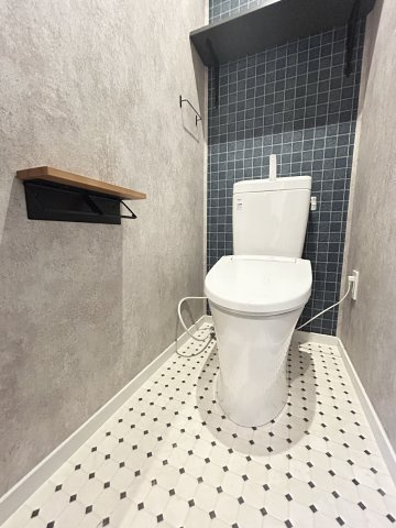 神戸市中央区上筒井通７丁目の賃貸マンションのトイレ