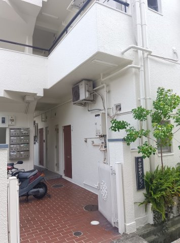 神戸市東灘区本山中町３丁目の賃貸マンションのエントランス