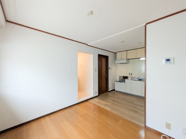神戸市東灘区本山中町３丁目の賃貸マンションの居間・リビング