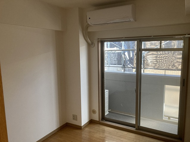芦屋市大原町の賃貸マンションの居間・リビング