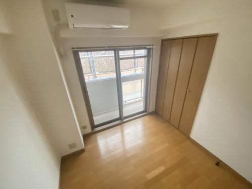 芦屋市大原町の賃貸マンションの居間・リビング