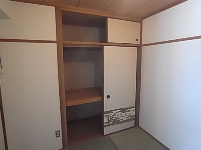 神戸市灘区篠原台の賃貸マンションの収納