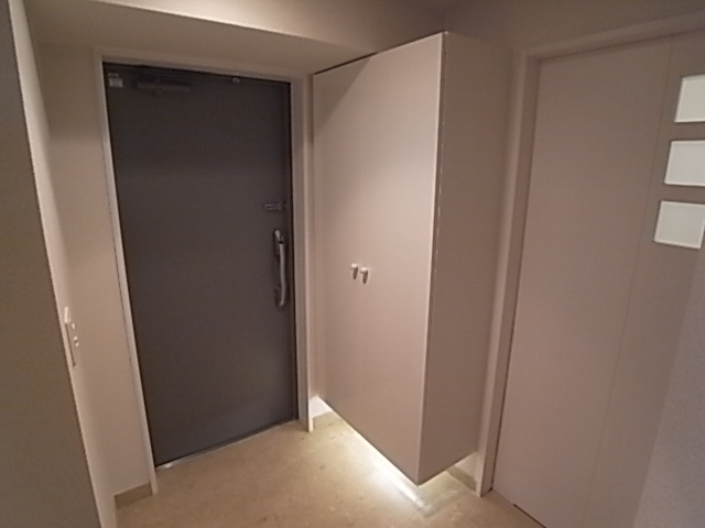 神戸市中央区布引町２丁目の賃貸マンションの玄関