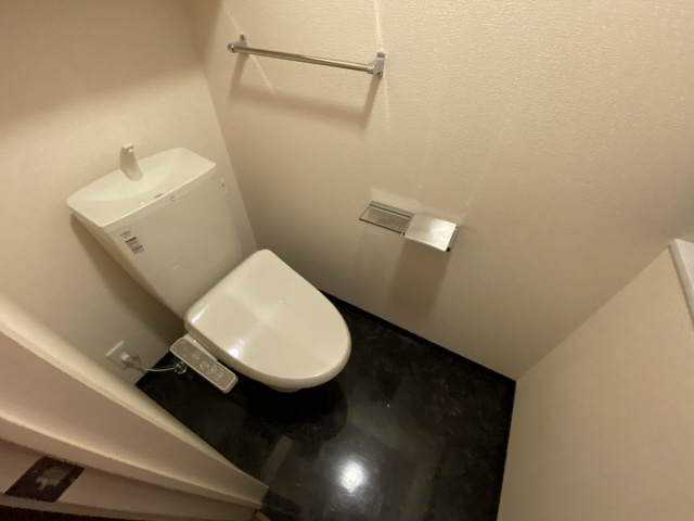 芦屋市大原町のアパートのトイレ