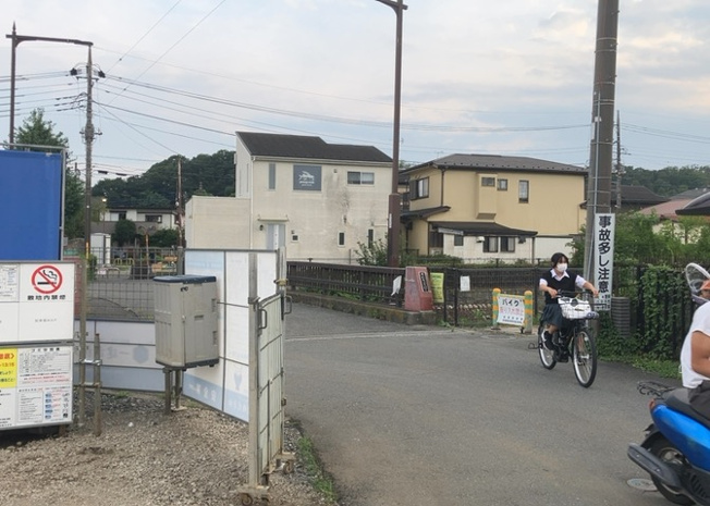 【庭】 | 家族でのBBQを行うのであれば3坪程度の広さがあればよいでしょう。ガーデニングや家庭菜園を楽しむ際は、手入れが行き届く範囲にすると安心です。また、庭のある方角や接道が気になる方は事前に確認しましょう。