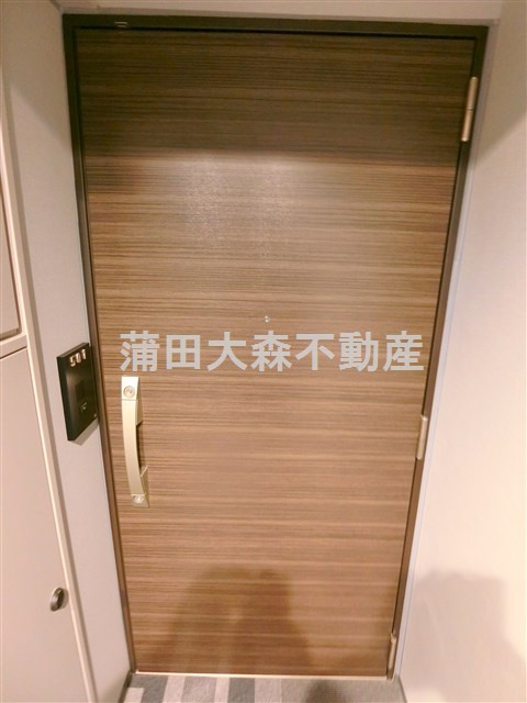 プライマル西蒲田の玄関
