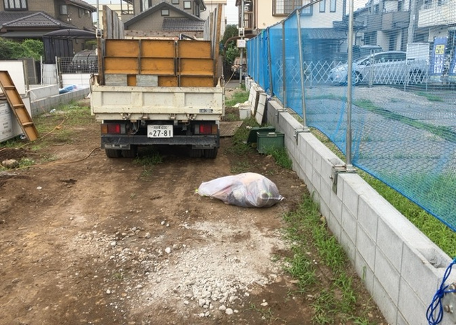 【設備】 | 敷地内には、散水栓や立水栓があります。水道水を直接利用できるため、水を運ぶ手間を省くことが出来ます。大量の水を必要とする洗車作業や清掃などに役立ちます。その他設備とあわせて、現地でご確認ください。