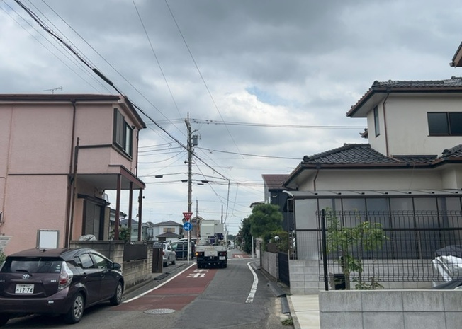 【展望】 | 桜や紅葉の名所に出かける人は多いと思いますが、家にいながら季節の移ろいを感じる生活を送りませんか？リビングや窓から見える景色が生活を彩るワンポイントに！現地から見える景色を堪能してみては如何でしょう。