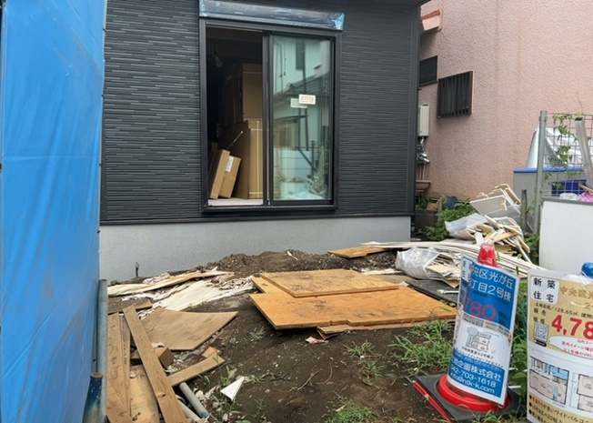 【庭】 | 家族でのBBQを行うのであれば3坪程度の広さがあればよいでしょう。ガーデニングや家庭菜園を楽しむ際は、手入れが行き届く範囲にすると安心です。また、庭のある方角や接道が気になる方は事前に確認しましょう。