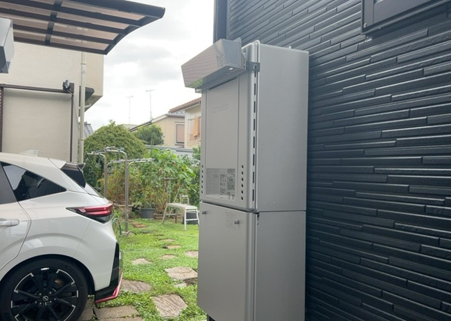 【発電・温水設備】 | 省エネ給湯器とは従来型の給湯器より熱効率が高く、少ない燃料でたくさんのお湯を沸かすことが出来る高効率な給湯器のことを指します。また、省エネ給湯器には種類があり、利便性や効果なども様々です。