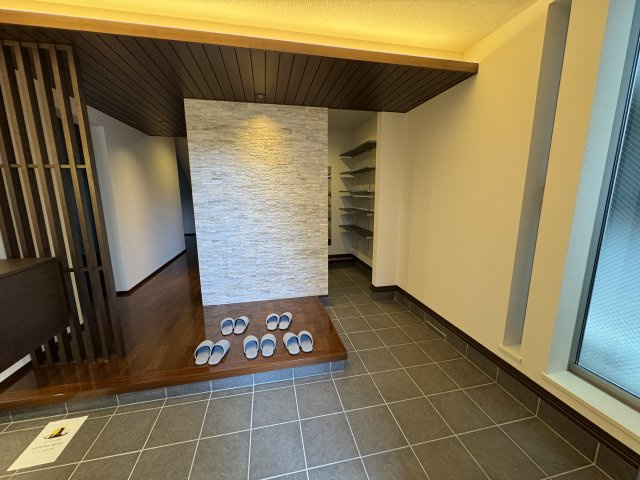 さいたま市浦和区岸町◆豪華な中古戸建ての玄関