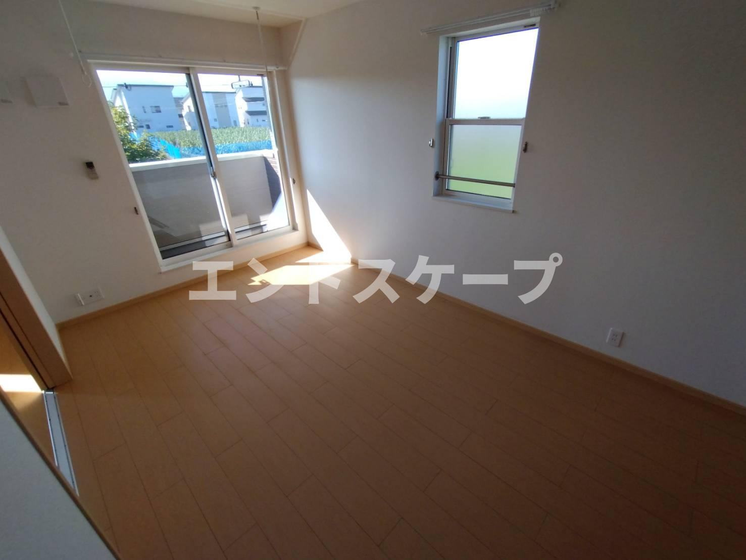 プラシード・カーサⅠの居間・リビング|高崎、前橋のお部屋探しはエンドスケープまで！お客様の理想お聞かせ下さい♪