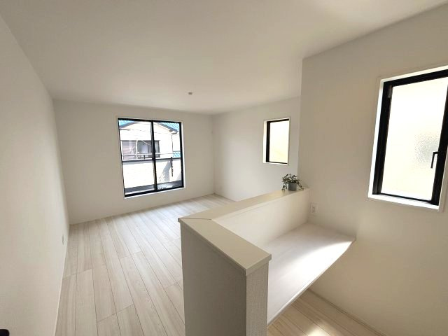 入間市東町4丁目の居間・リビング|8.75帖の洋室です。