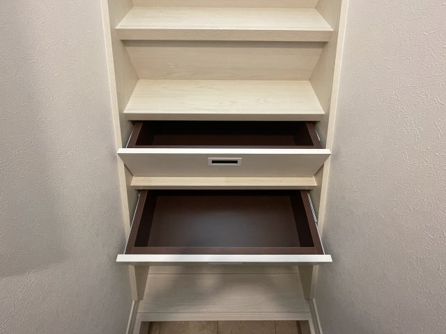 バーミープレイス調布Ⅱの収納|階段収納
