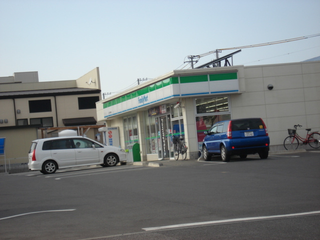スカイバレーのその他|ファミリーマートつくば研究学園店まで850ｍ